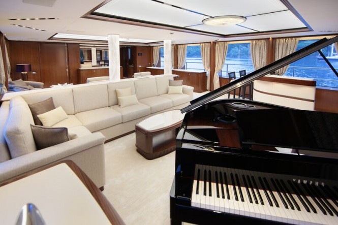 Motor yacht VICA - Saloon - Photo by Thierry Ameller