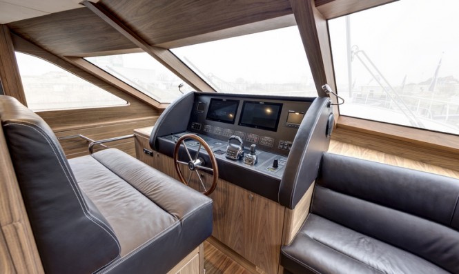 SELENA Yacht - Wheelhouse