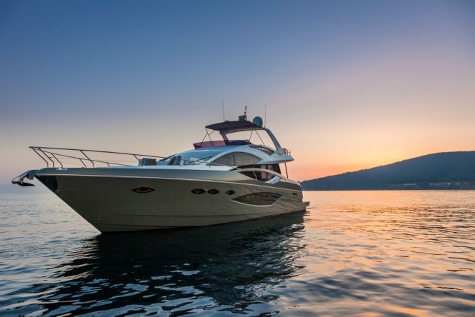 Numarine 70 Flybridge Yacht
