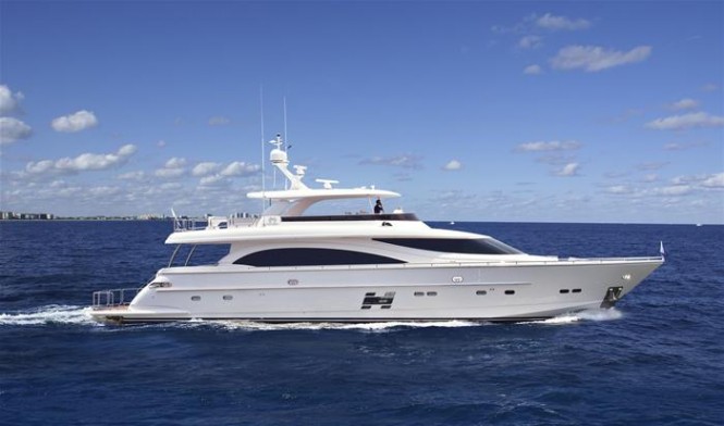 Horizon E88 open flybridge yacht