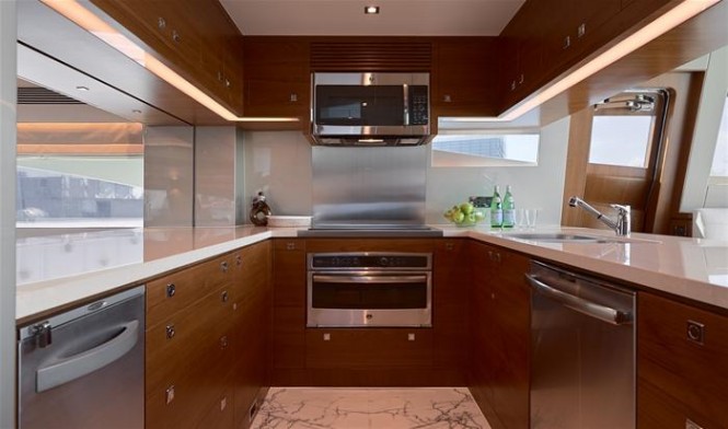 Horizon Yacht E88 open flybridge - Galley