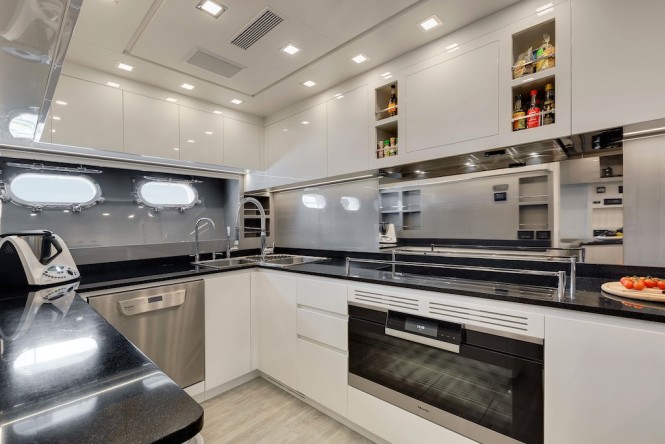 Mangusta 132 - Galley