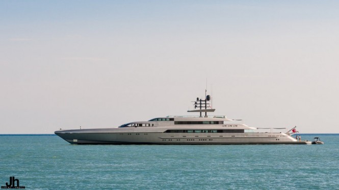 Mega yacht SilverFast - Photo by Julien Hubert 