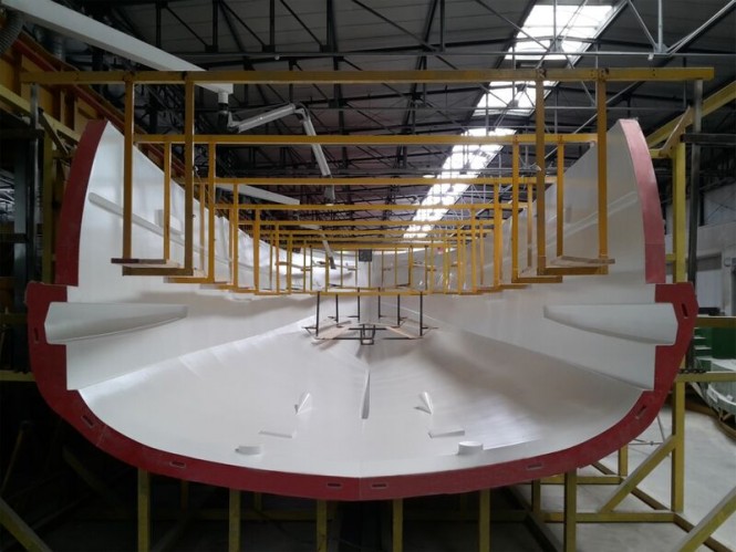 Arcadia 100 motor yacht Hull no. 1 under construction