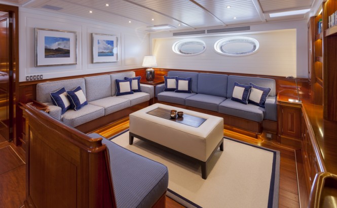 Superyacht ATALANTE - Saloon - Photo by Silken