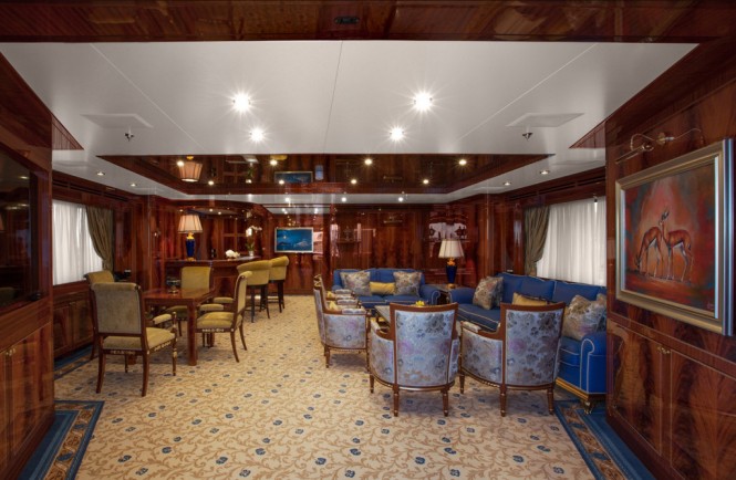 Motor yacht GAZZELLA - Bridge Deck - Skylounge