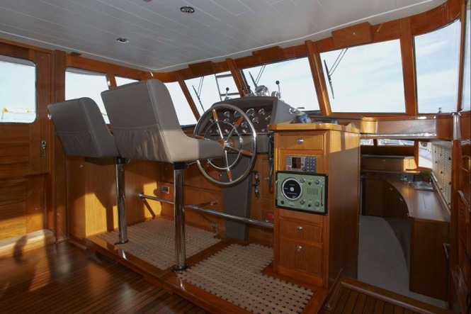Motor yacht SERENA - Wheelhouse - Photo by Feadship and Feadship Fanclub