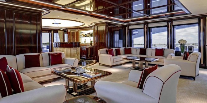 Superyacht ROCK.IT - Main Deck Bar & Lounge - Photo by Feadship Fanclub