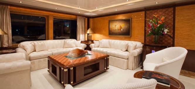 Yacht LADY LOLA -  Main Salon