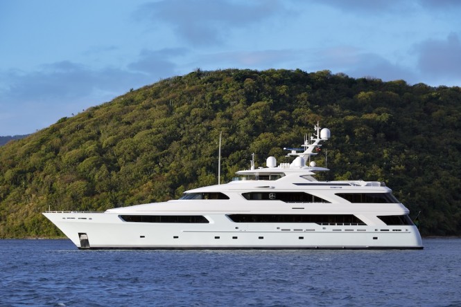 VICTORIA DEL MAR - Photo by David Churchill 