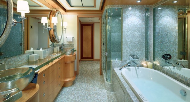 VICTORIA DEL MAR - Photo by David Churchill 