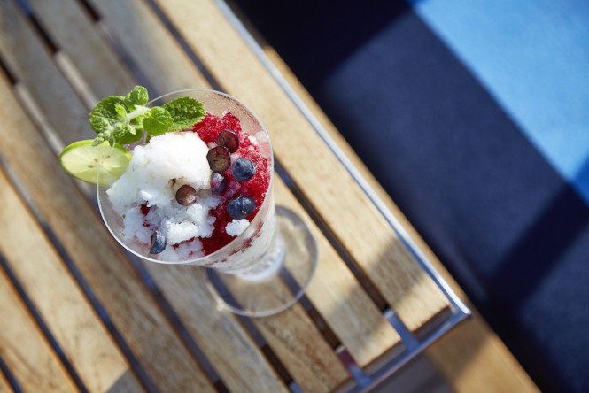 VICTORIA DEL MAR - Photo by David Churchill 