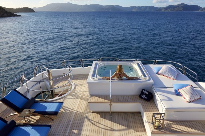 VICTORIA DEL MAR - Photo by David Churchill 