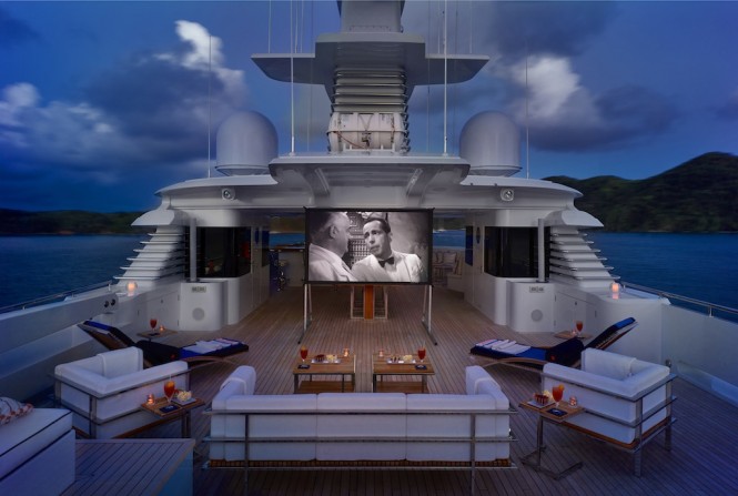 VICTORIA DEL MAR - Photo by David Churchill 