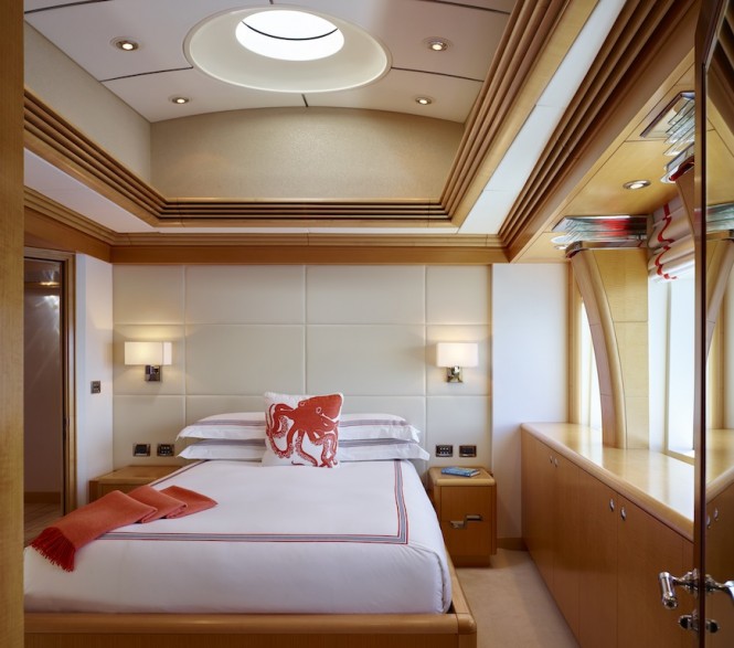 VICTORIA DEL MAR - Photo by David Churchill 