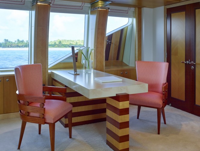 VICTORIA DEL MAR - Photo by David Churchill 