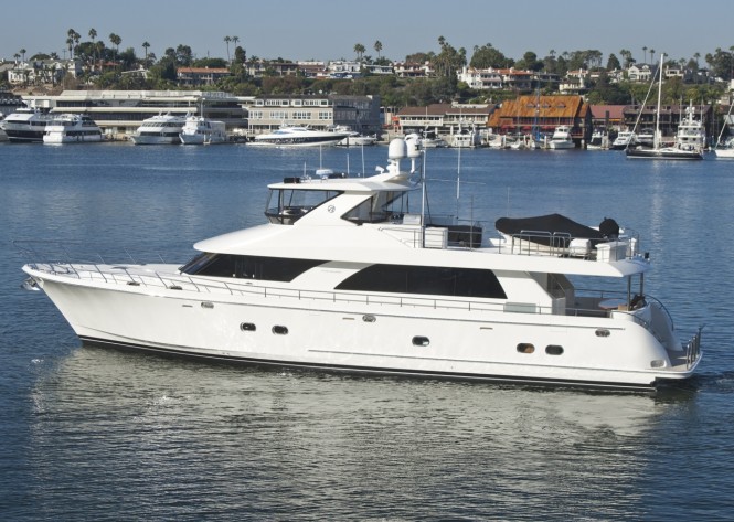 80' Ocean Alexander Yacht WINE DOWN