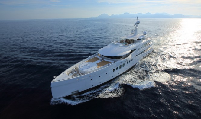 AMELS LE199 MADAME KATE underway