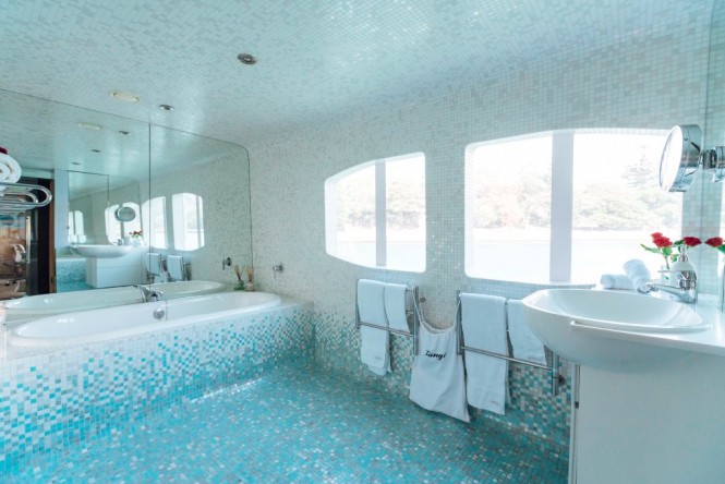 Yacht TANGO - Master ensuite