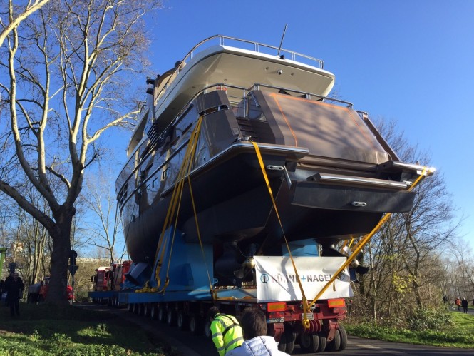 Transport of Drettmann Explorer Yacht 24