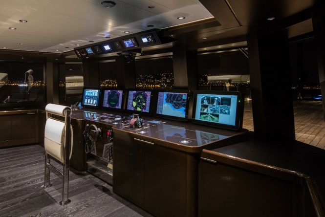 Wheel house - superyacht ATLANTE