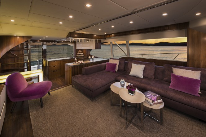 77 Enclosed Flybridge - Interior