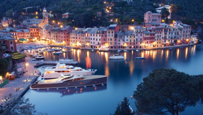 Rapsody R110 at anchor