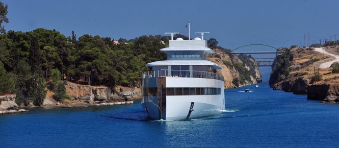 Venus underway - Photo by GreekReporter.com and Feadship Fanclub