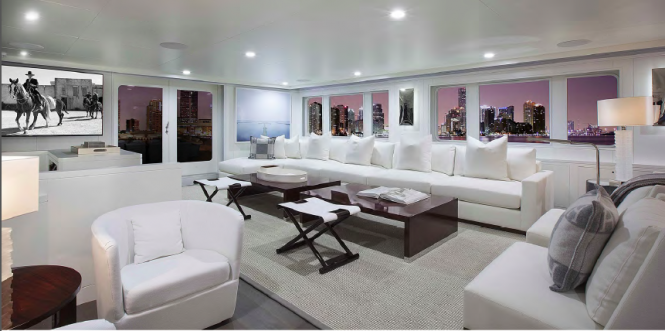 BG - saloon with lounging area