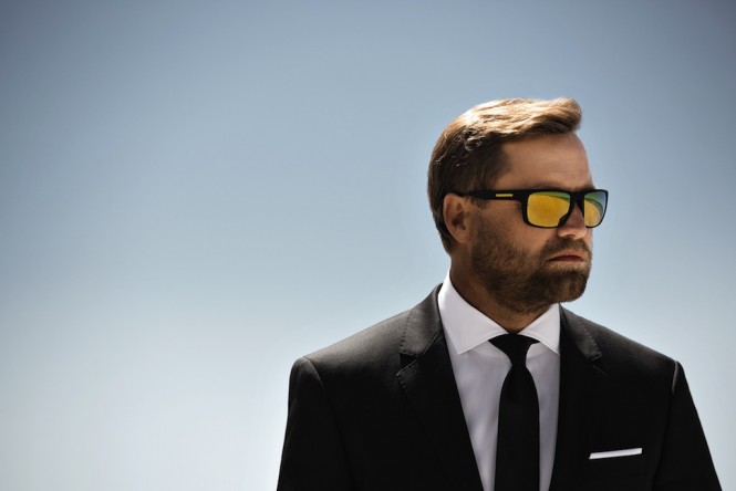 HUGO BOSS Skywalk Stunt by Alex Thomson Racing