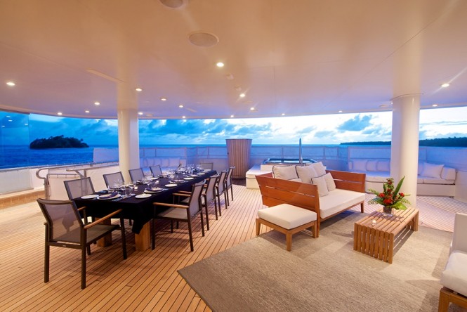 Senses Deck Dining 