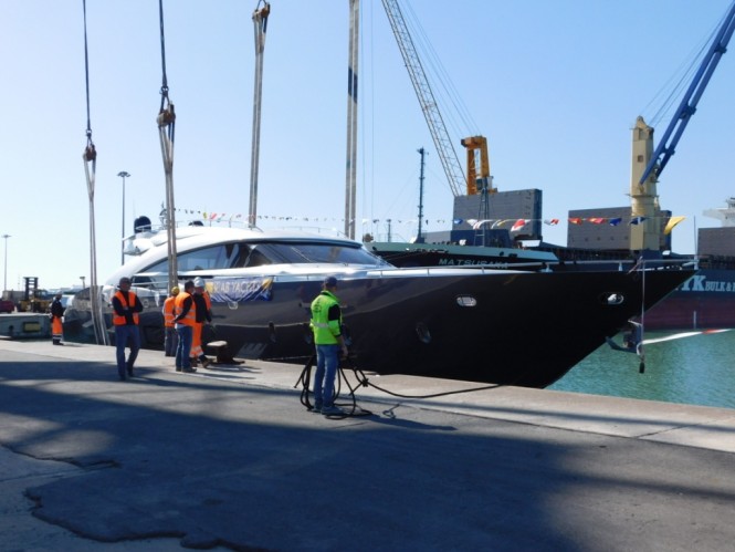 AB 100 SPECTRE  hits the water