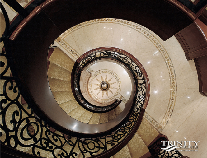 CLAIRE - beautiful stairwell