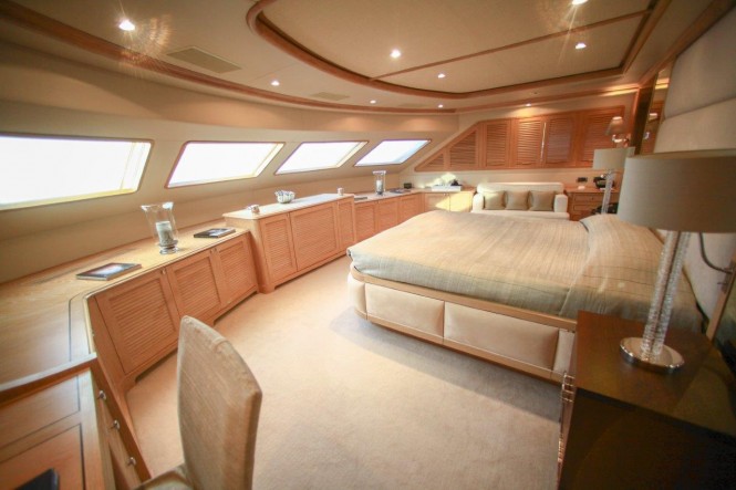 QUEST R - master stateroom