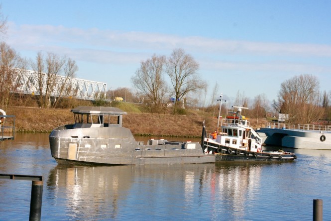 YXT 20 yacht support vessel