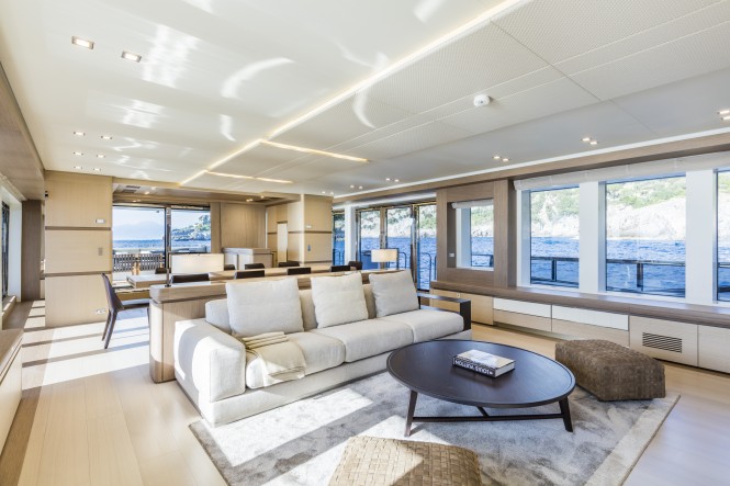 M/Y DIVINE - Main saloon