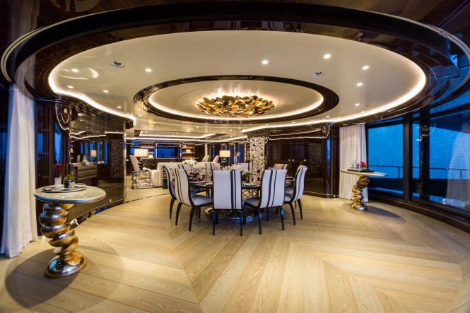 M/Y OKTO - Main saloon and dining area
