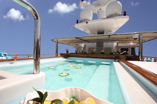 Yacht NOMAD - Sundeck Pool
