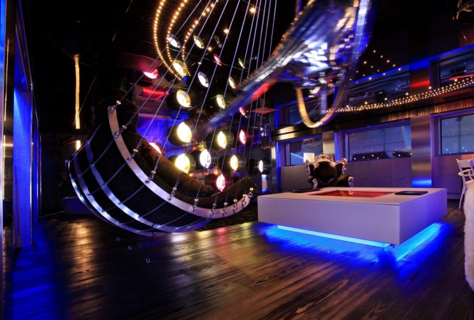 Luxury yacht SEA FORCE ONE - Main Saloon