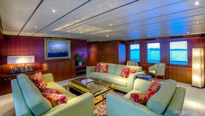 Motor yacht NORTHERN SUN - Main saloon