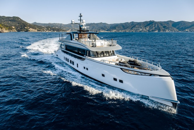 Superyacht Jetsetter by Dynamiq. Photo credit Blueiprod