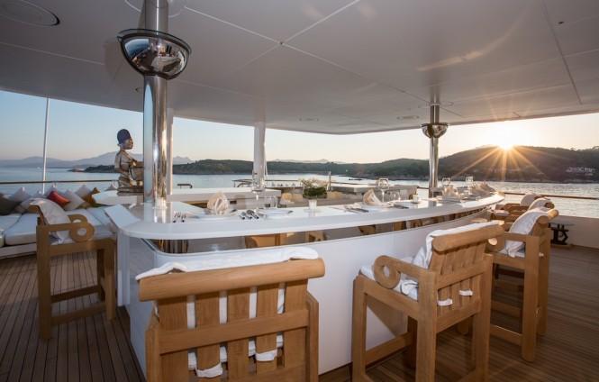 bar-top-deck-coral-ocean-jeff-brown