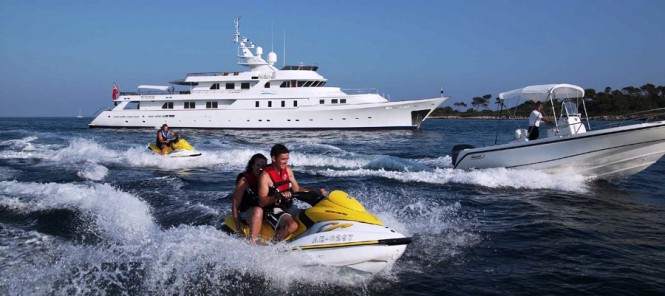 SHAKE'N BAKE TBD Water toys