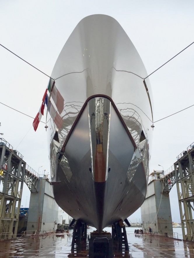 M/Y vertige exterior