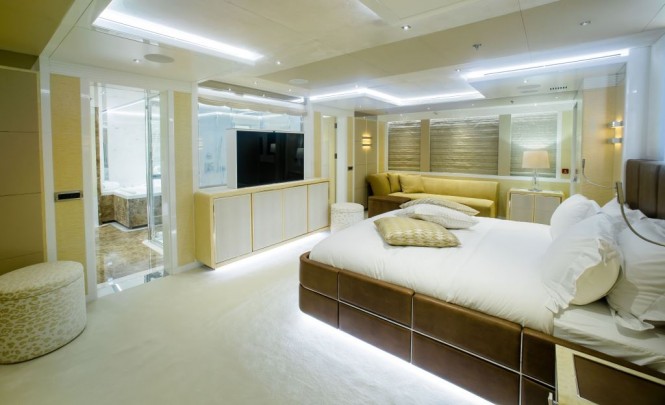Master suite aboard luxury yacht JADE 959