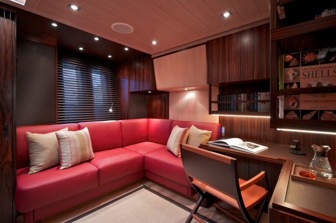 Sailing yacht SARISSA - Convertible Office