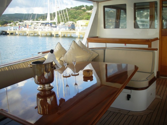 Alfresco dining aboard sailing yacht AXIA