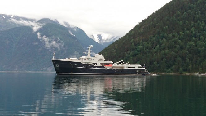 Explorer yacht LEGEND - Available in Greenland this summer