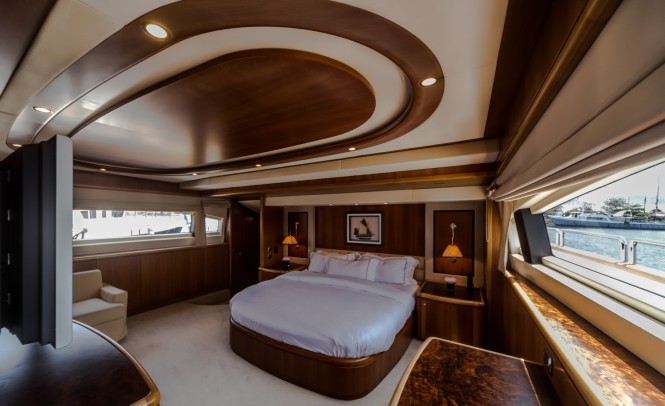 M/Y ANTONIA II - Master suite