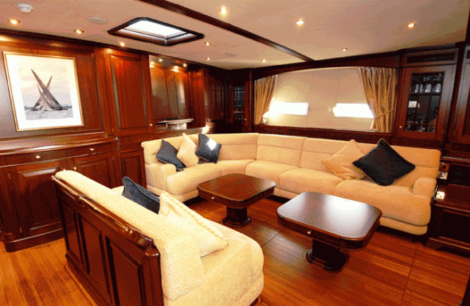 Main salon - Superyacht SOJANA